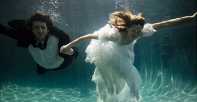 underwater-photo-session holding hands - saved by Chic n Cheap Living