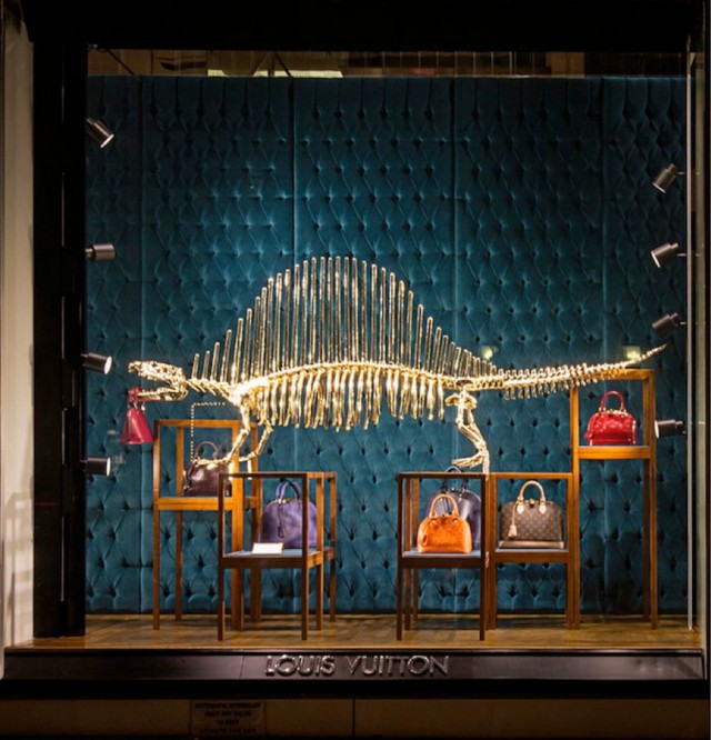 Louis Vuitton dinosaur and bags des Champs-Elysées 2 floor view on Fubiz - saved by Chic n Cheap Living