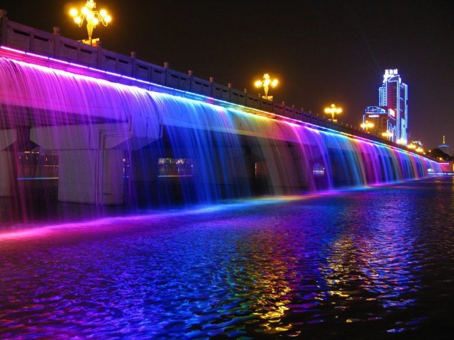 Rainbow-Fountain Banpo Bridge side - saved by Chic n Cheap Living