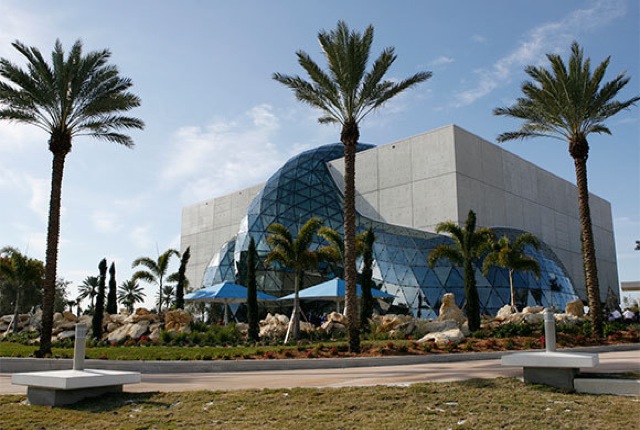 Dali museum in St. Petersburg Florida on smarter travel - saved by Chic n Cheap Living