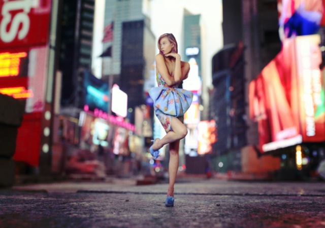 Mini karlie Kloss in Vogue September 2014 Times Square
