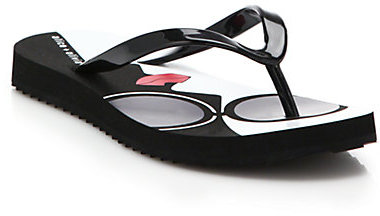 Alice + Olivia Stacey Face Rubber Thong Sandals