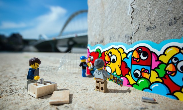 lego figures Samsofy graffiti