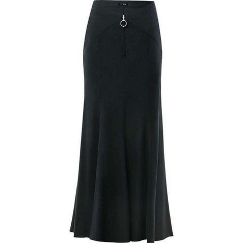 Uniqlo Hana Tajima Lifewear Collection black maxi skirt