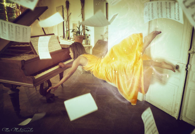 gravity zero Tlek Photography yellow dress