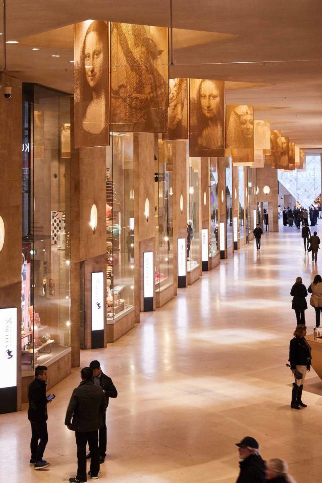 Carrousel du Louvre shopping mall Mona Lisa