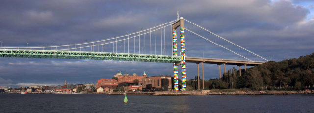 Lego-Bridge by Christo Guelov side view