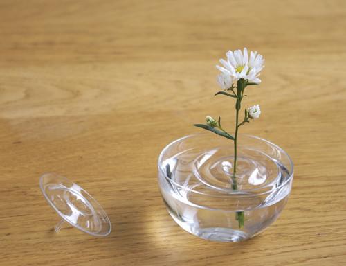 Floating ripple vase single vase
