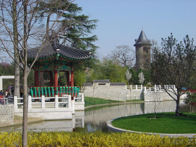 Jardin d'Acclimatation pagoda