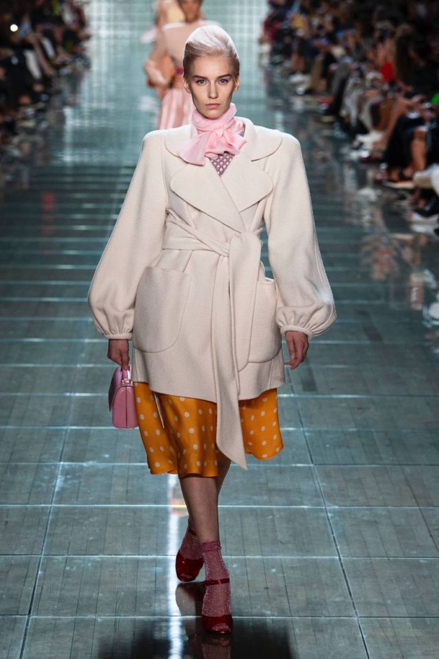 Marc Jacobs Spring:Summer 2019 Ready-To-Wear - beige trench