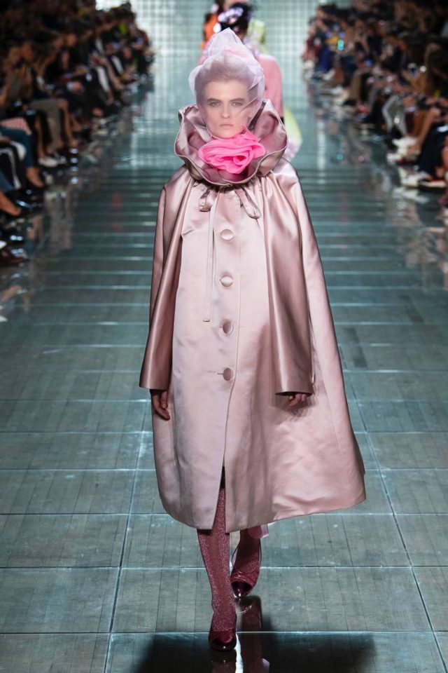 Marc Jacobs Spring:Summer 2019 Ready-To-Wear - blush satin coat