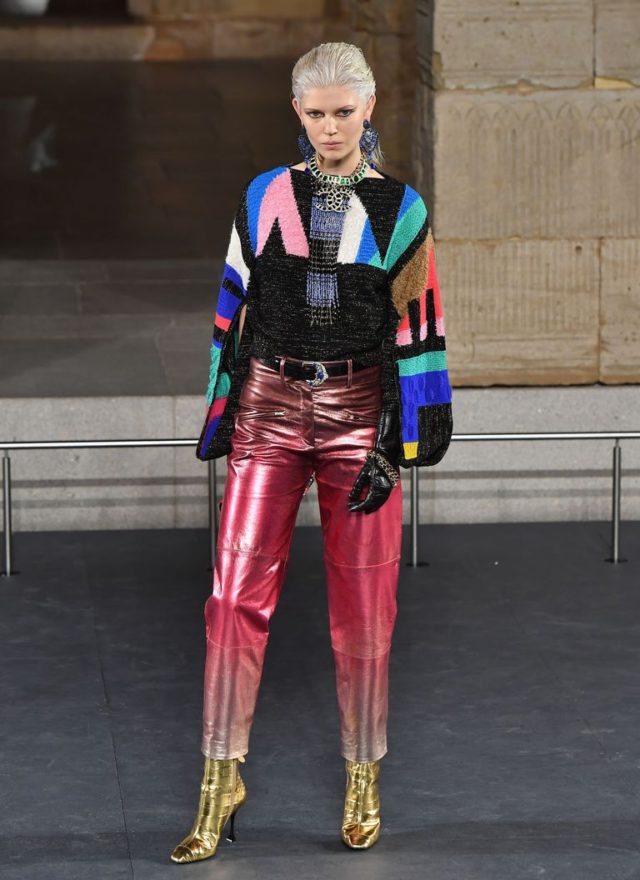 Chanel Metiers d'Art 2018 show - gradient red pants