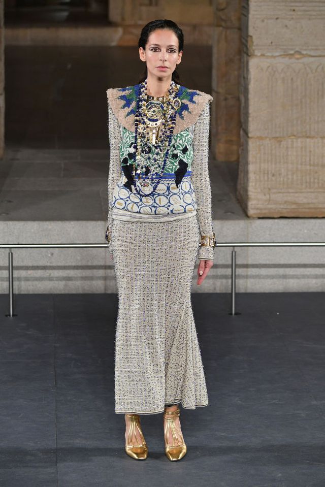 Chanel Metiers d'Art 2018 show - silver and blue with larget shawl