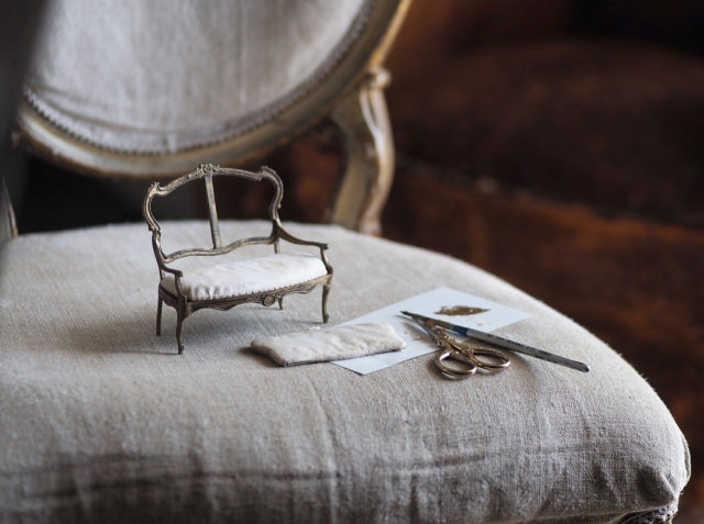 Vintage looking miniature objects by Kiyomi - settee