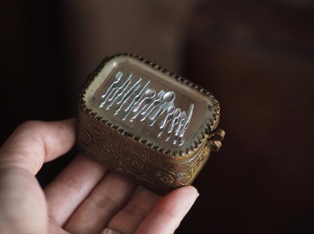 Vintage looking miniature objects by Kiyomi - silverware
