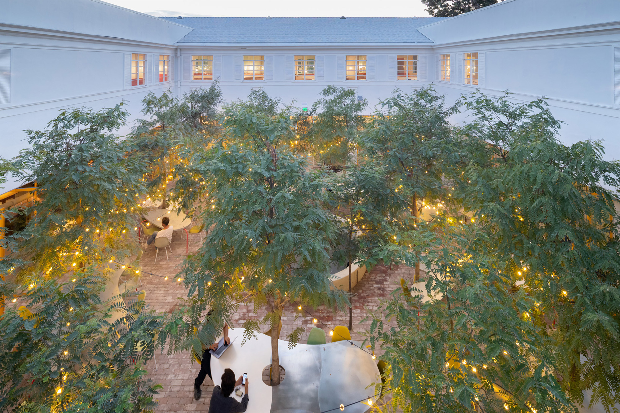 FFF - Indoor Outdoor coworking space - little luxury list