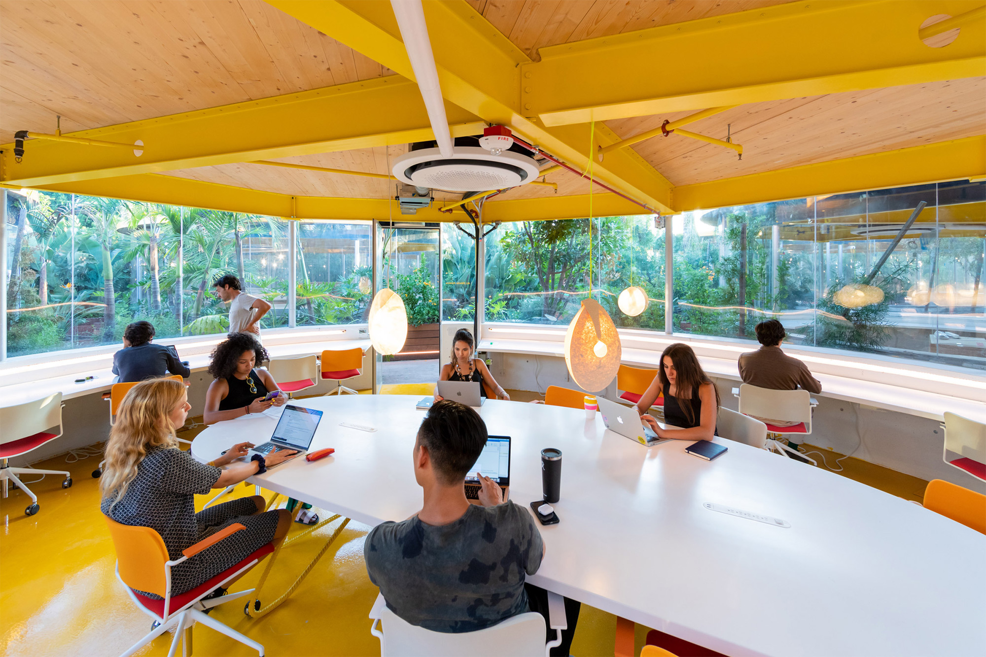 Indoor-Outdoor-coworking-space-inside-pod - little luxury list