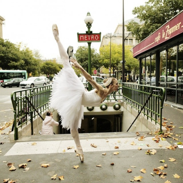 Dance-Photography by Lisa Tomasetti in Paris metro - saved by Chic n Cheap Living