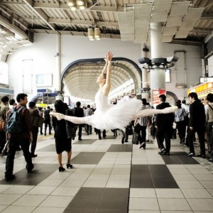 Dance-Photography by Lisa Tomasetti in Tokyo station - saved by Chic n Cheap Living