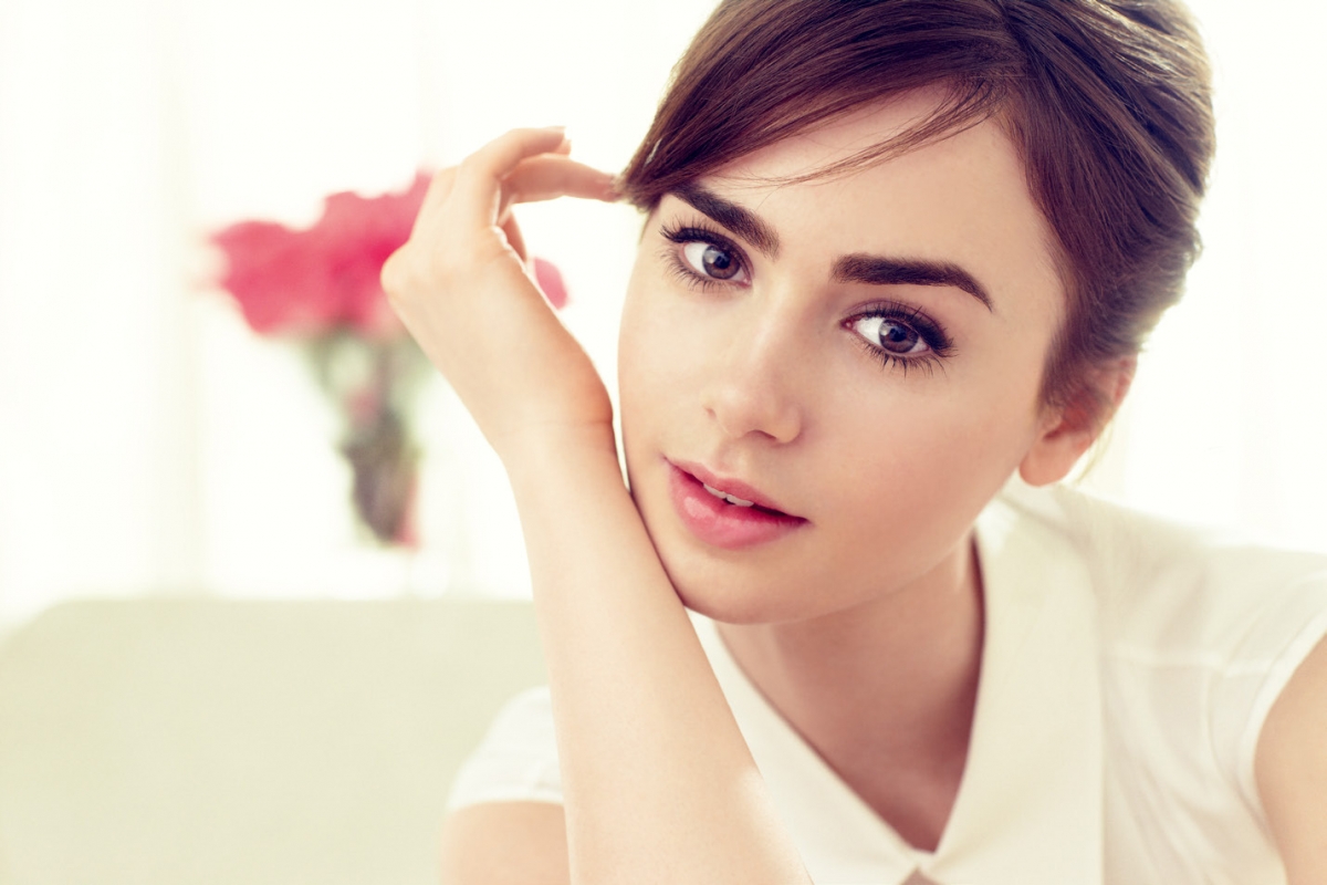 lily-collins-lancome-photoshoot-s_s-2014-x4