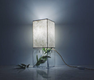 Inventive-Terrarium-Inserted-in-a-Glass-Lamp3-900x764