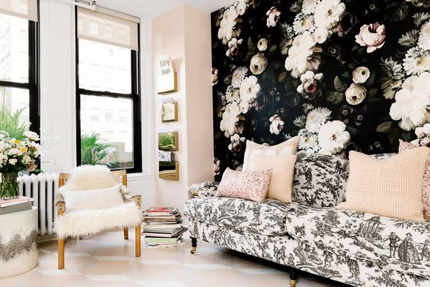 Rebecca Taylor's Chic New York Office blush and black floral Ellie Cashman wallpaper rebecca taylor office JULIA ROBBS FOR HOMEPOLISH