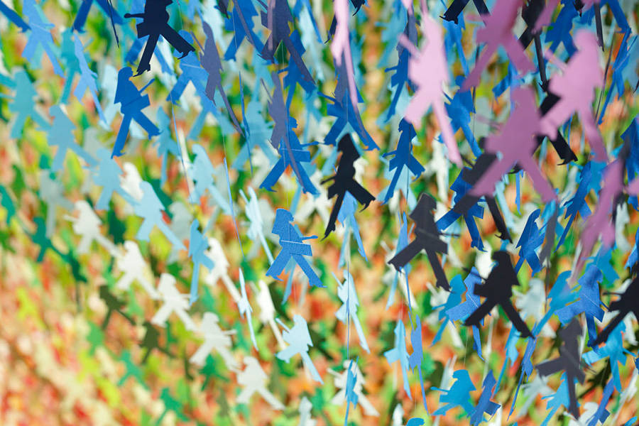 space-in-ginza-paper-silhouettes-by-emmanuelle-moureaux-all-colors