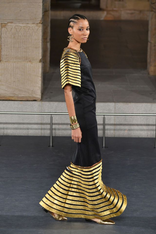 Chanel Metiers d'Art 2018 show - black and gold